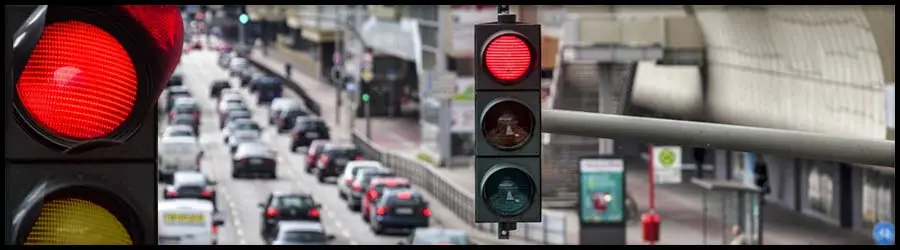 Bußgeldkatalog Rote Ampel | Welche Sanktionen wie Bußgeld, Punkte und Fahrverbote für das Überfahren einer roten Ampel drohen